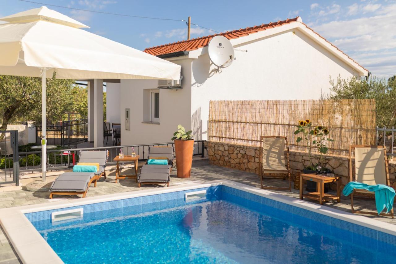 Mala Villa